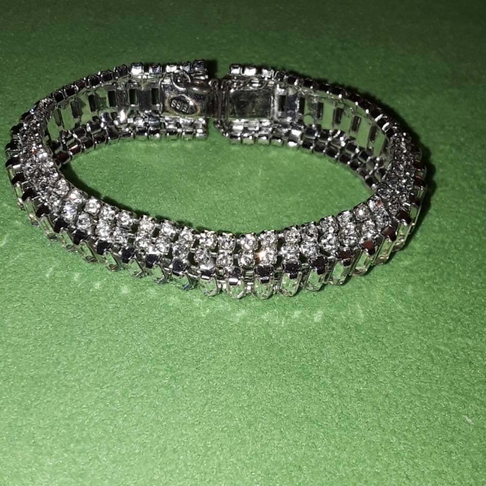 Vintage Weiss Crystal Bracelet